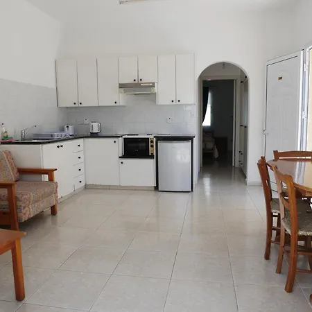 Aparthotel Kozis Polis