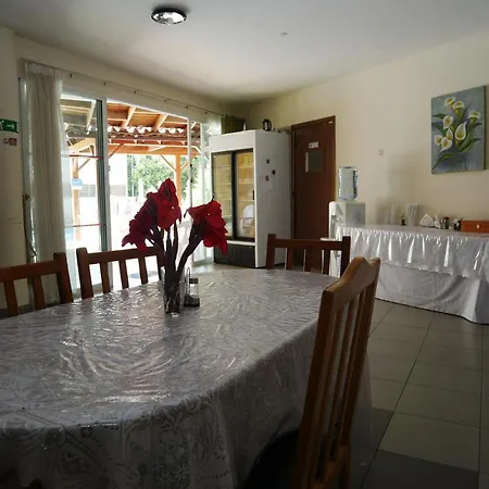 Apartahotel Kozis 4*