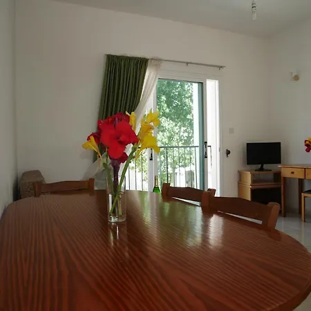 Kozis Aparthotel Polis