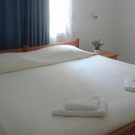 Aparthotel Kozis 2*