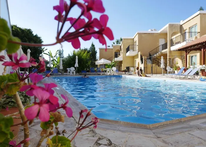 Kozis アパートホテル